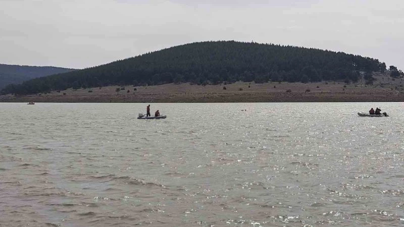 Alabora olan tekneden düşen Ferdi Uludağ’ı arama çalışmaları sürüyor
