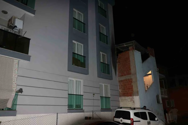 İzmir’de alkollü şahıs eski sevgilisinin evine molotof attı