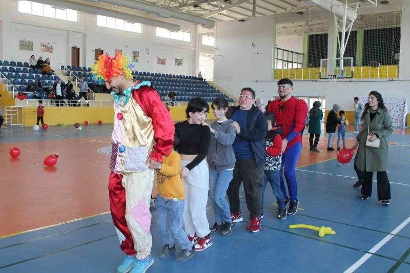 Batman Üniversitesinde otizm farkındalık ayı çerçevesinde etkinlikler düzenlendi
