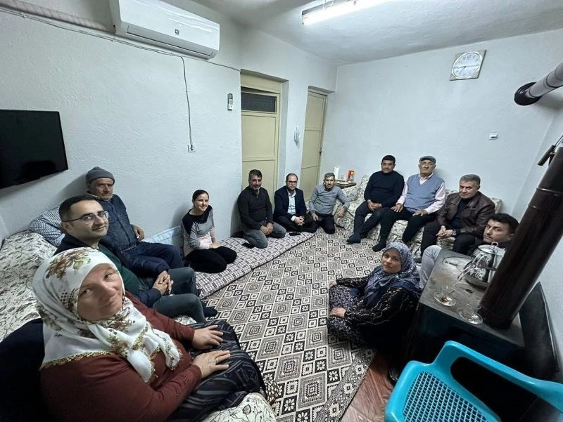 Başkan Erol, iftarda ailelere konuk oluyor
