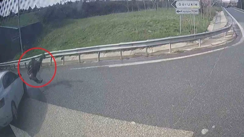 ’Dur’ ihtarına uymayan şüpheli aracıyla polise böyle çarptı
