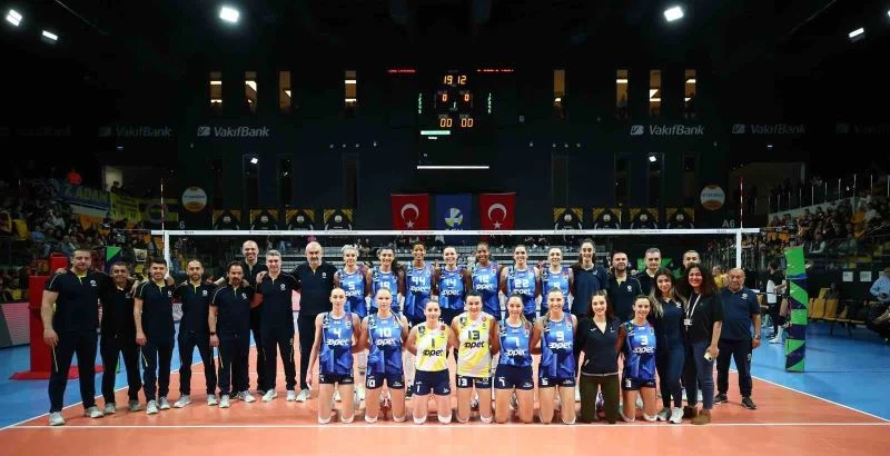 Fenerbahçe, Vakıfbank’a set vermedi
