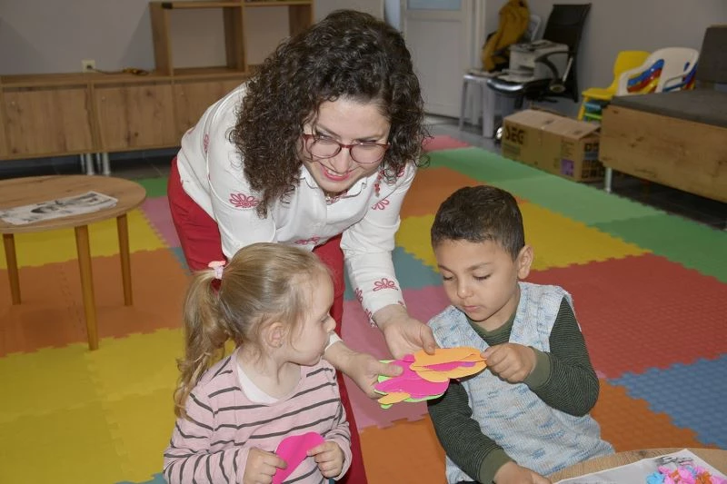 Anne Baba Çocuk Eğitim Merkezi’nde miniklere palyaço sürprizi
