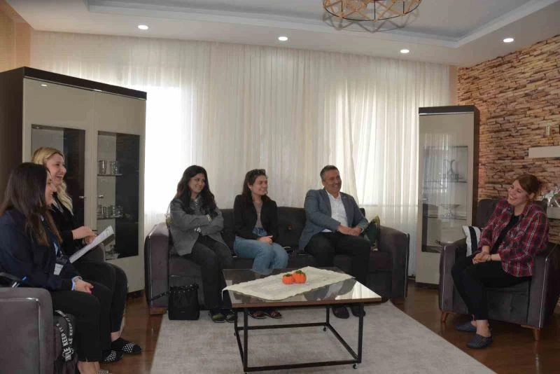 Mersin’de kurs merkezlerindeki 2 bin 200 öğrencinin velisi ziyaret edildi
