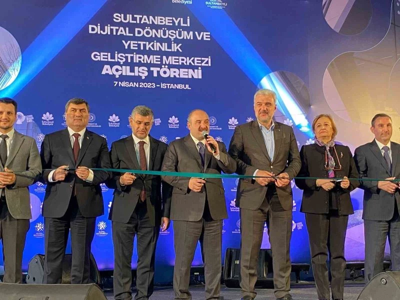 Bakan Mustafa Varank: 