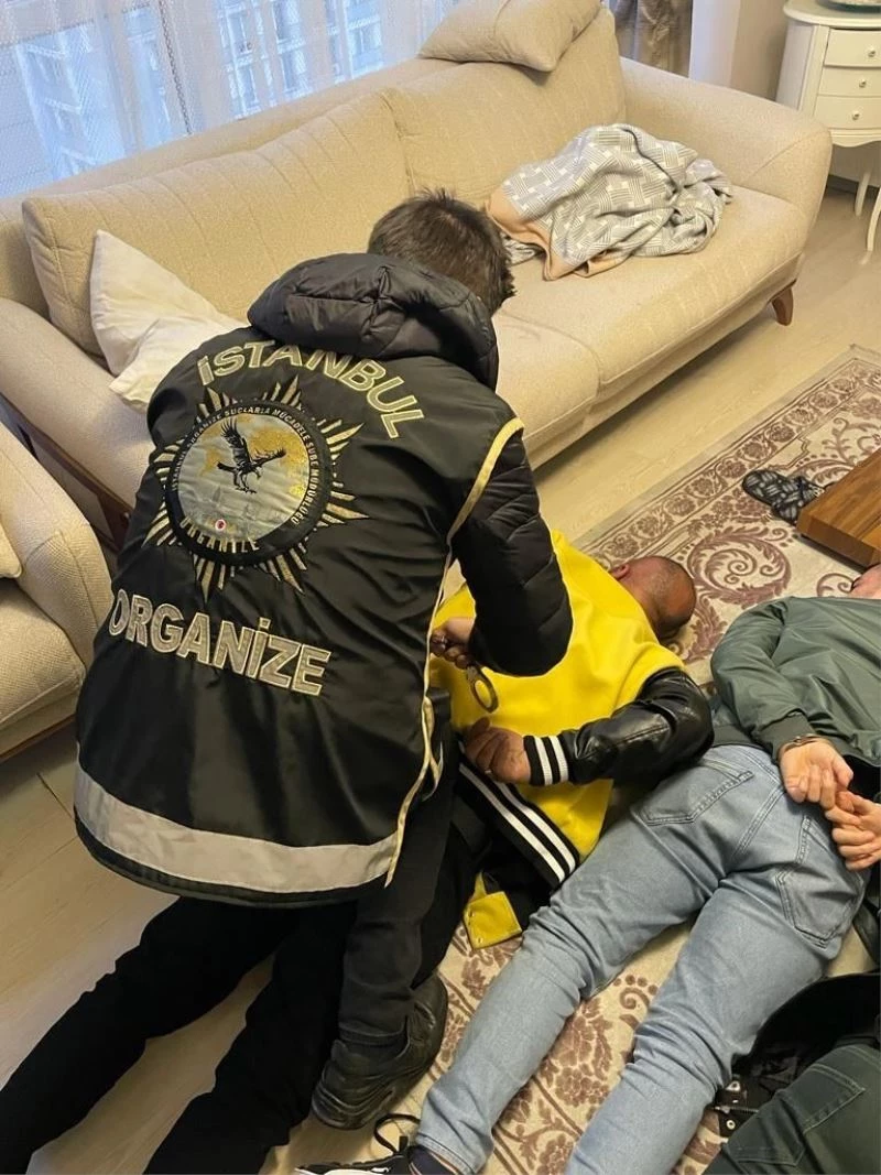 Esenyurt’ta konut projesini işgal eden silahlı çeteye 6 ilde operasyon: 29 gözaltı
