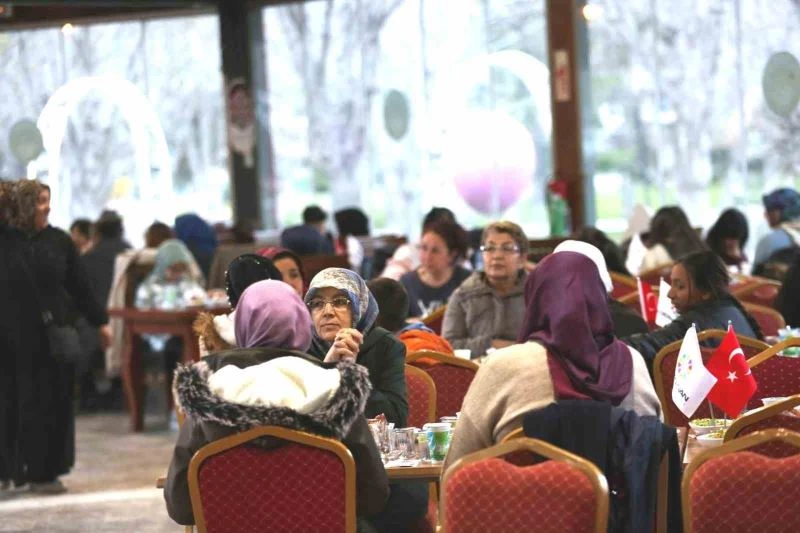 İHH Kayseri bin yetim çocuğa ulaşıyor
