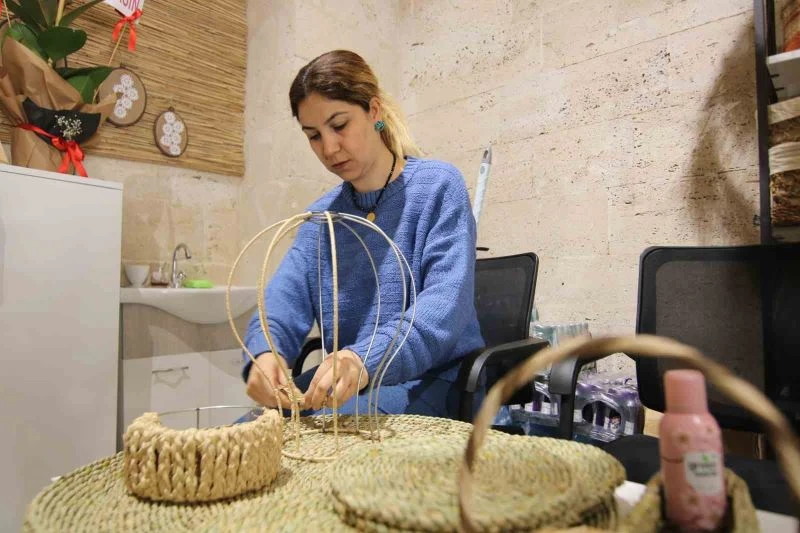 Kırşehir’in ilk hasır işlemecisi kadın zanaatkarı hayallerinin peşinden koştu
