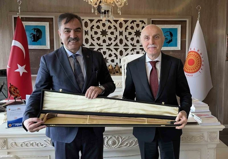 İçişleri Bakan Yardımcısı Erdil’den Ahlat’a ziyaret
