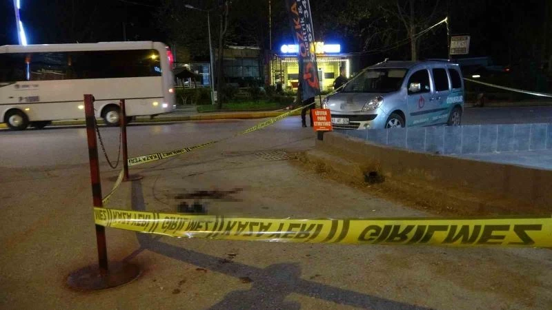 Yabancı uyruklu grubun bıçaklı kavgasında kan aktı: 3 yaralı
