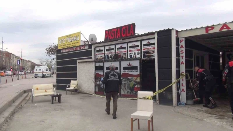 Oto yıkamacıda çıkan tartışma kanlı bitti: 2 yaralı
