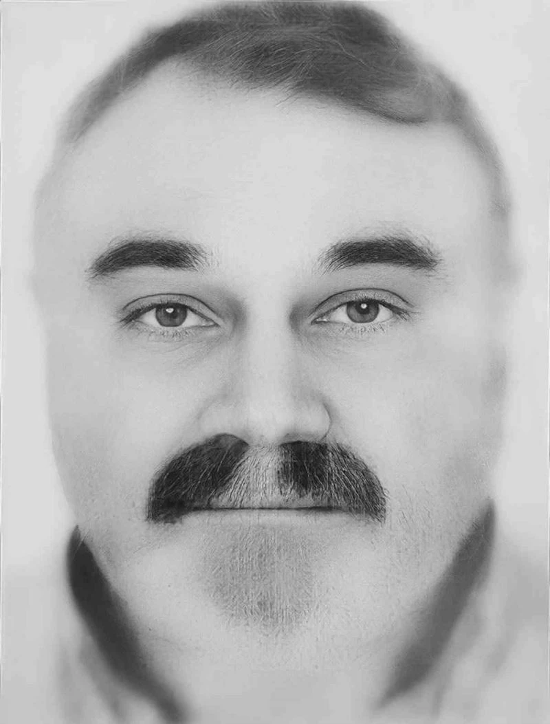 Ekmek almaya gittiği marketin önünde hayatını kaybetti
