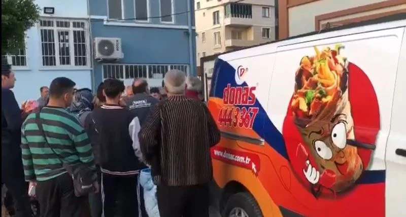 Önce kendi yaralarını sardılar, şimdi depremzedelerin