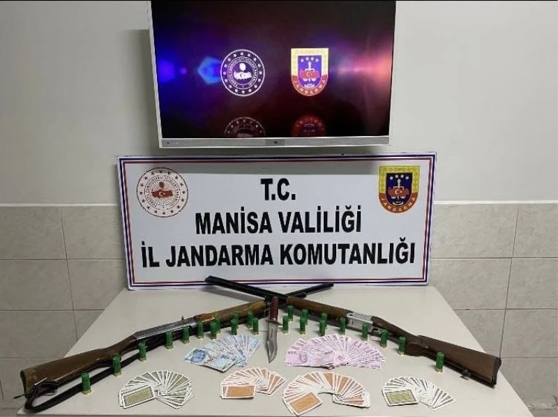 Kumar oynarken yakalanan 11 kişiye 40 bin 500 TL ceza
