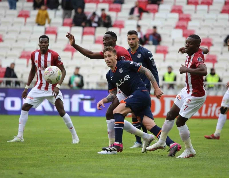 Spor Toto Süper Lig: DG Sivasspor: 1- Medipol Başakşehir: 1 (Maç sonucu)
