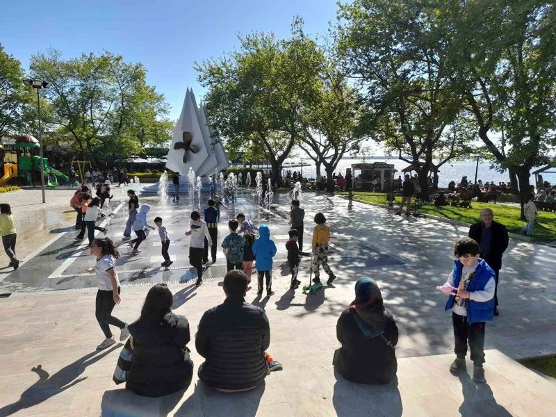 Ereğli sahili doldu taştı
