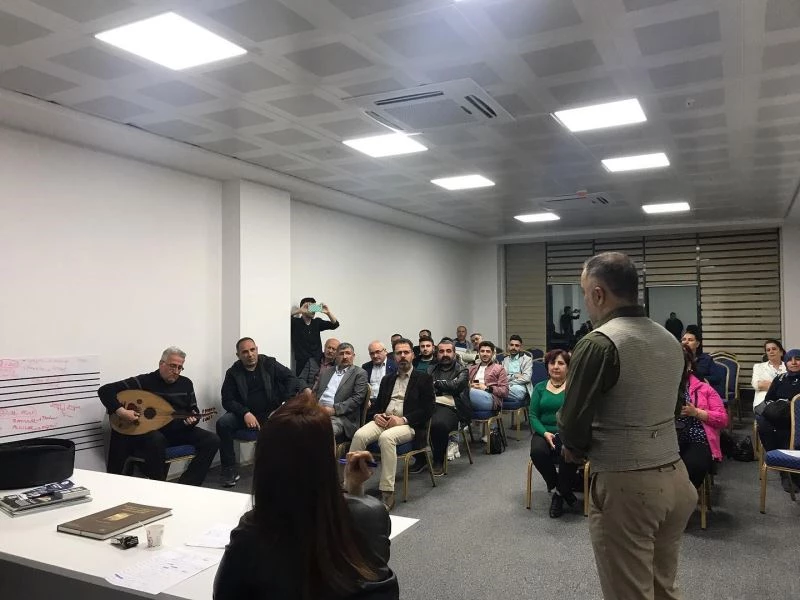 Elazığ’da gönüllü halk korosu eğitimleri sürüyor
