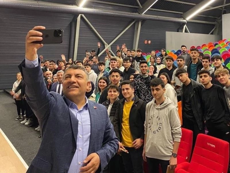 Başkan Şayir’den öğrencilere: 