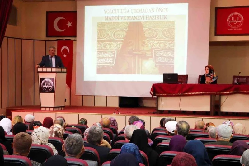 Sivas’ta hacı adaylarına eğitim semineri

