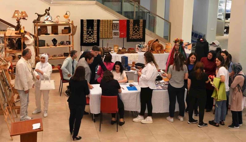 Halk eğitim kursiyerlerinin eserleri görücüye çıktı
