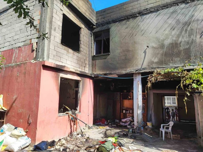 Tarım işçisi ailenin evi yandı, biriktirdikleri 25 bin lira kül oldu

