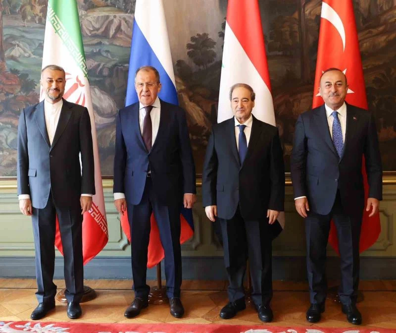 İran’dan, sınır bölgelerine Suriye ordusunun yerleştirilmesi talebi
