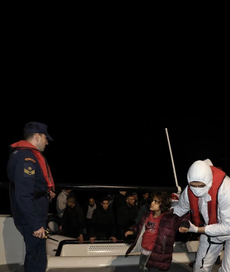 Ayvacık açıklarında 27 kaçak göçmen yakalandı
