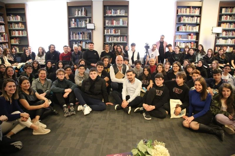 Nilüfer’de Altan Gördüm öğrencilere öykü okudu
