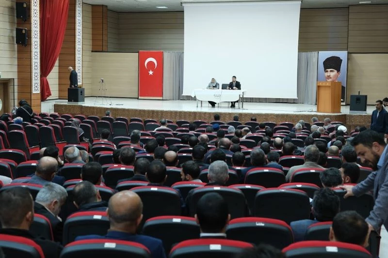 Erzincan’da “En Güvenli Sığınağımız Aile” konulu konferans verildi
