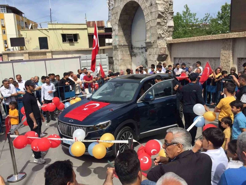 Türkiye’nin otomobili TOGG, Erzin’de görünücüye çıktı
