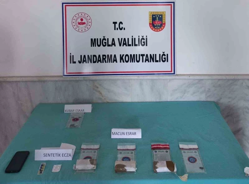 Datça merkezde Jandarmadan esrar operasyonu
