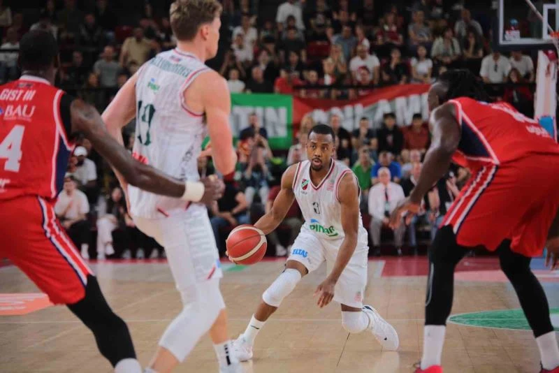 Pınar Karşıyakalı Erick McCollum, ligin sayı lideri
