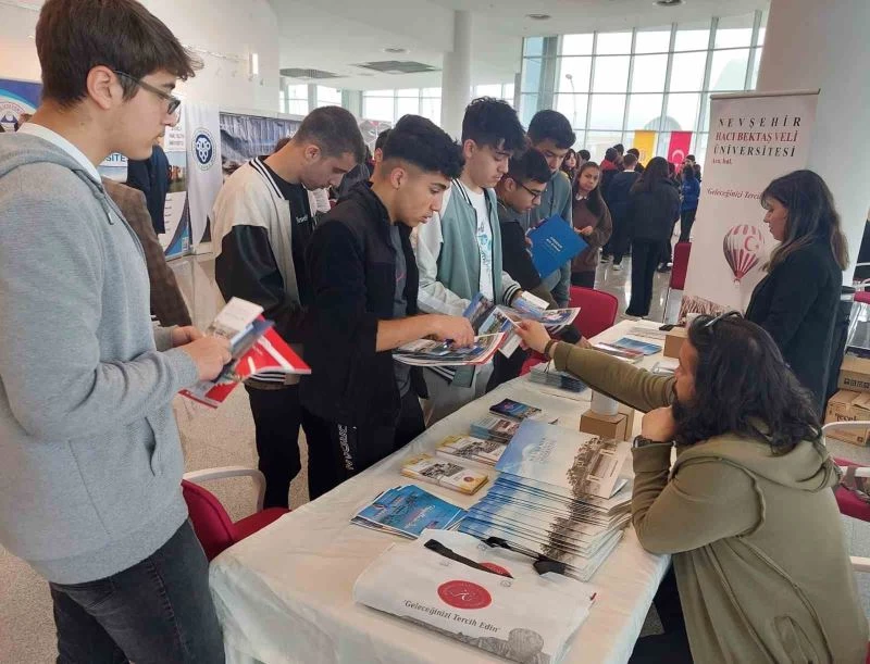 NEVÜ Kırşehir Üniversite Tanıtım ve Tercih Fuarı’nda

