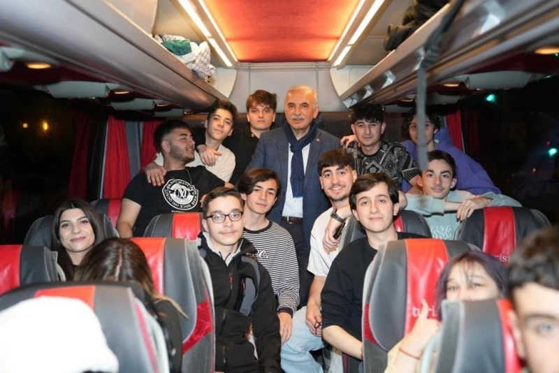 Ümraniyeli 5 bin genç Çanakkale’de tarihi bir yolculuğa çıktı
