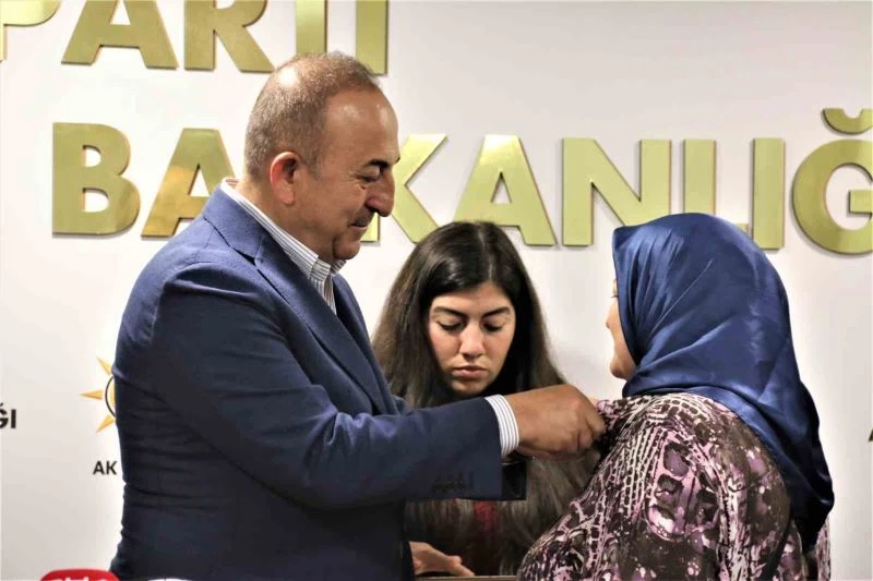 Bakan Çavuşoğlu: “Atatürk’ün kurduğu parti bu hale düşmemeliydi”
