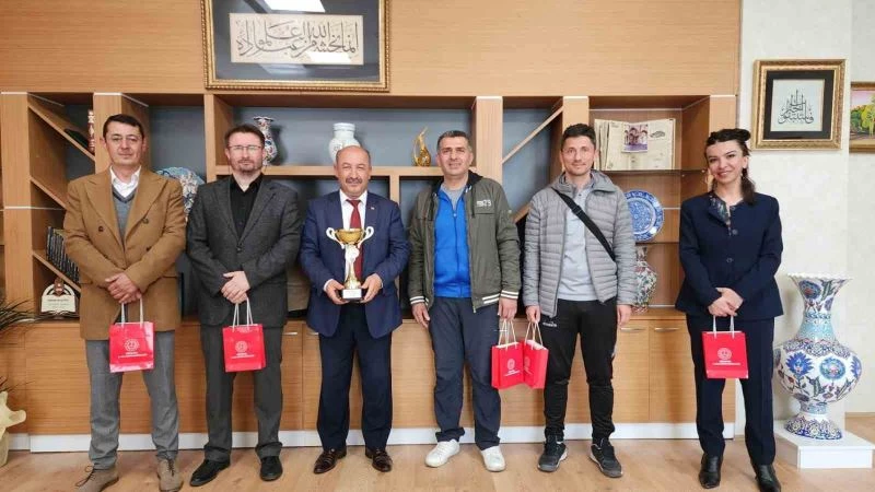 İl birincisi Kütahya Milli Eğitim Müdürlüğü masa tenisi takımı Türkiye finallerinde
