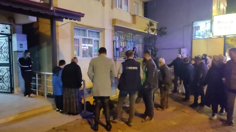 Haber alınamayan yaşlı adam evinde ölü bulundu
