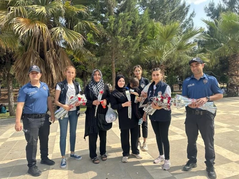 Polisler anneleri unutmadı
