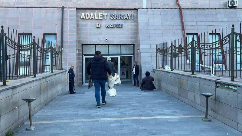 Sandık sonuçları İl Seçim Kurulu’na gelmeye başladı
