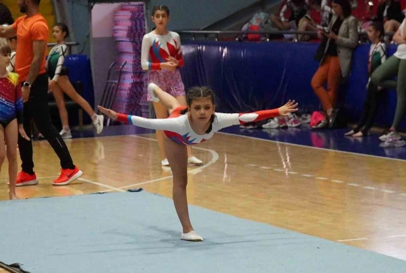 Okullar sporları artistik cimnastik il birinciliği yapıldı
