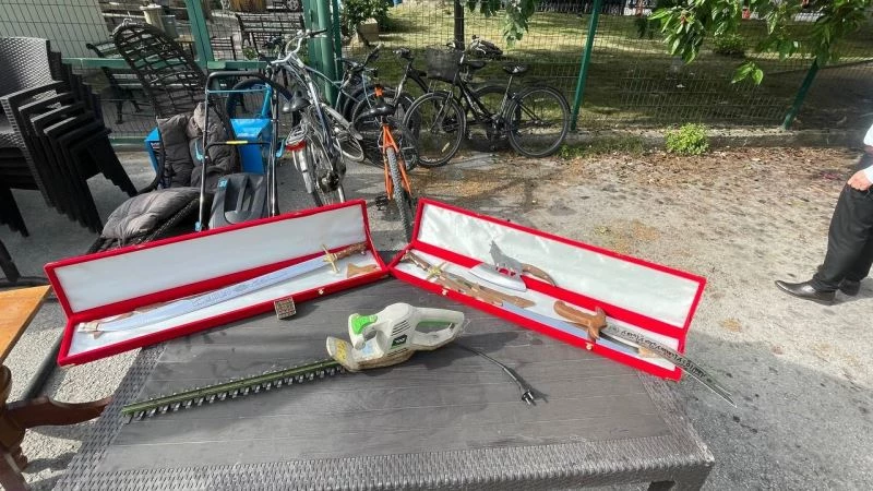 İznik polisi hırsızı evine kadar kovalayarak yakaladı, onlarca çalıntı eşya ele geçirdi
