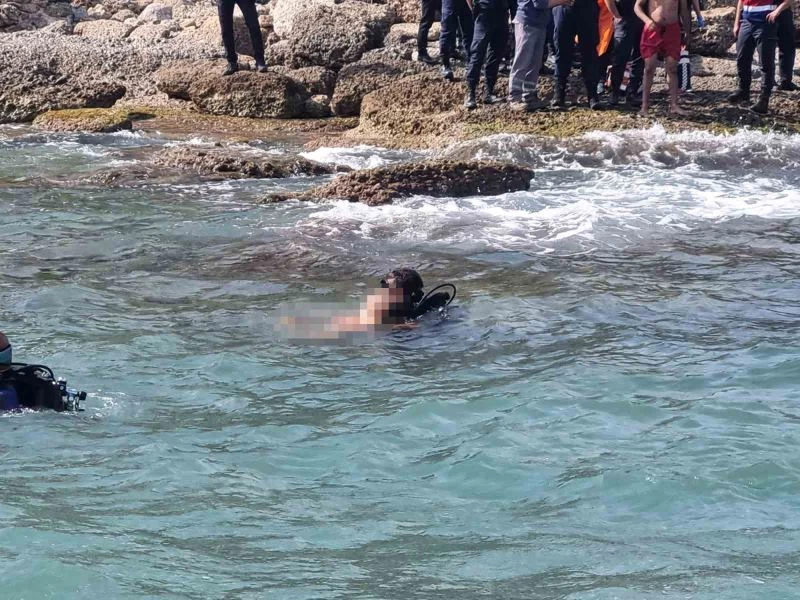 Yüzmek için denize giren gencin cansız bedeni bulundu
