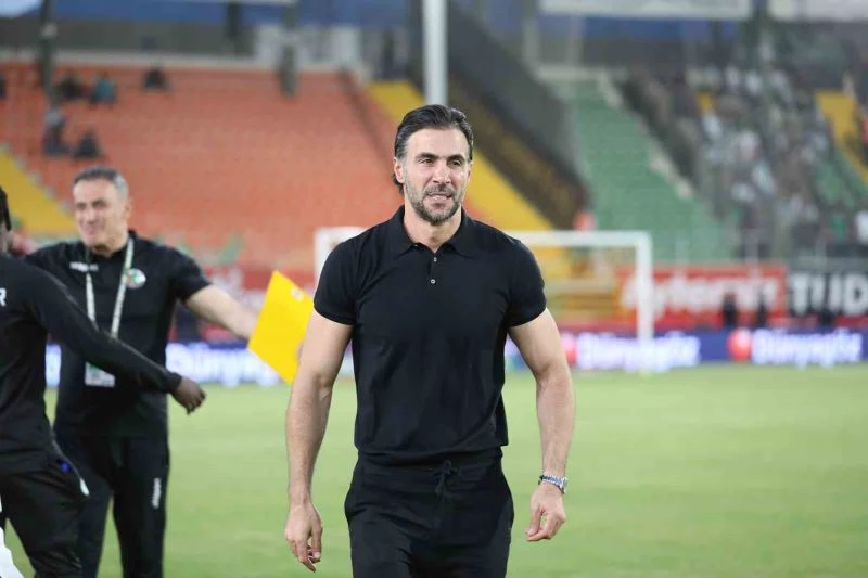 Spor Toto Süper Lig: Corendon Alanyaspor: 0 - Konyaspor: 1 (İlk yarı)
