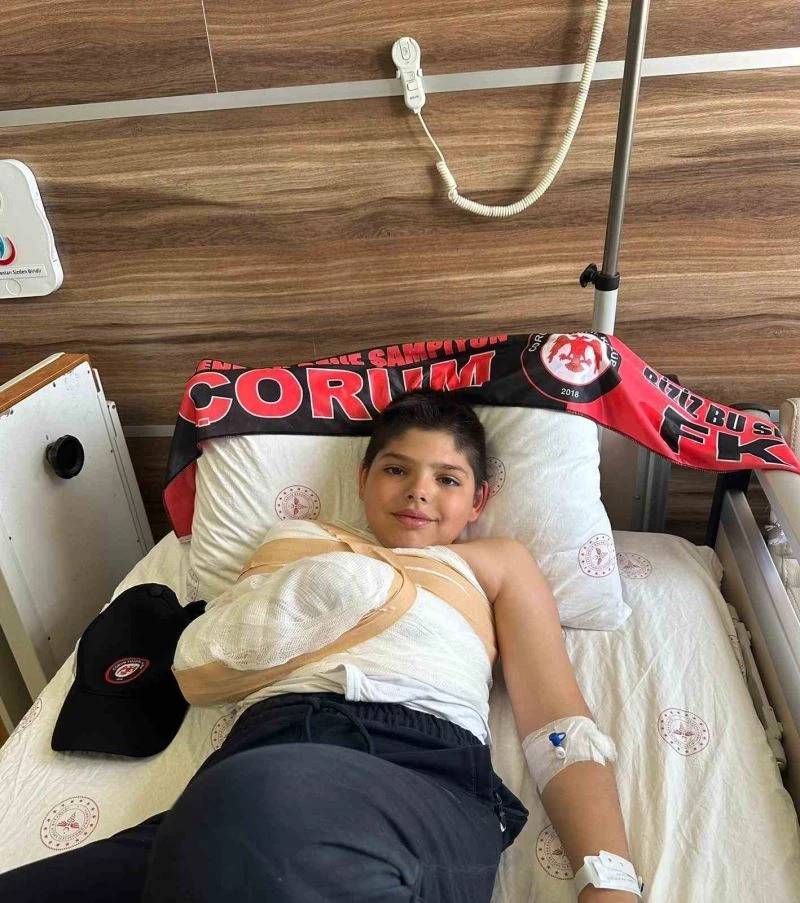 Çorum FK’nın şampiyonluk maçına gitmek isteyen küçük taraftara araç çarptı
