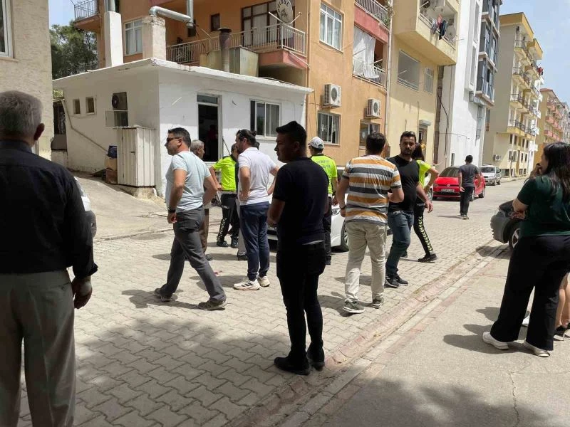 Okula giden çocuğa otomobil çarptı
