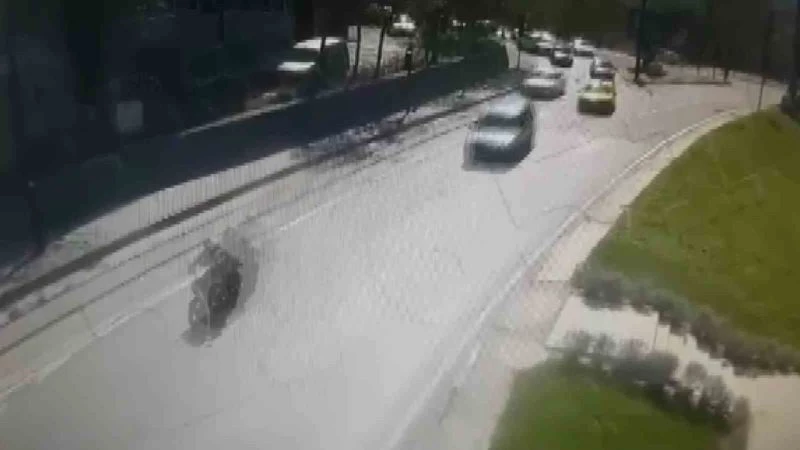 Bursa’da ters şeritten giden otomobil zincirleme kazaya böyle yol açtı
