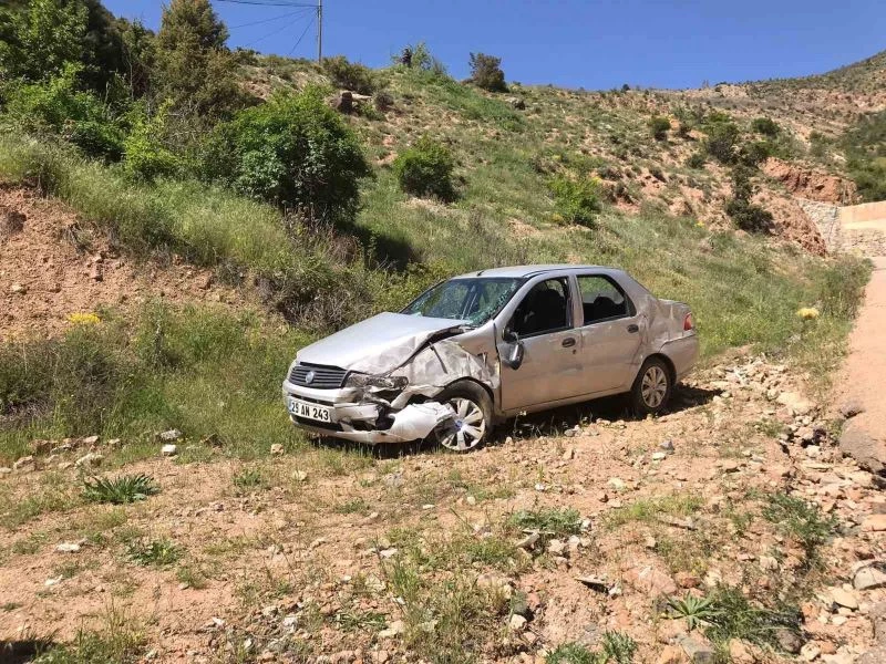 Gümüşhane’de virajı alamayan otomobil kaza yaptı: 1’i çocuk 4 yaralı
