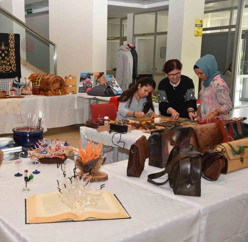 Hayat boyu öğrenme sergi ve atölye çalışmaları devam ediyor
