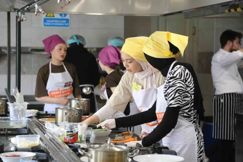Liseli şefler Türk mutfağı lezzetleri için hünerlerini sergiledi
