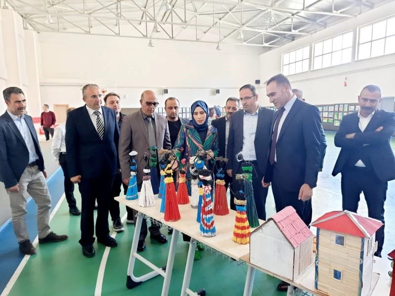 Okullarda yılsonu resim sergisi heyecanı
